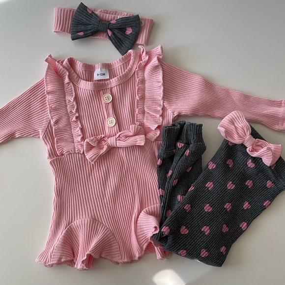 Other - NWOT baby pink heart onesie